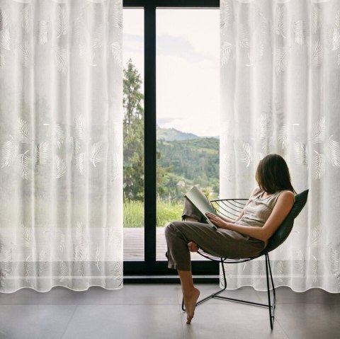 FIRANA GOTOWA IDALIA 140 X 250 CM BIAŁY